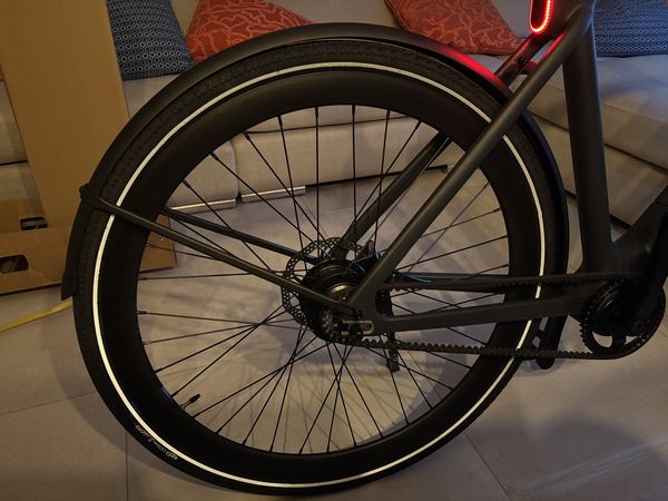 Rear of the Tezeus C8 with the mudguard installed, no clearance between the fender and the tyre